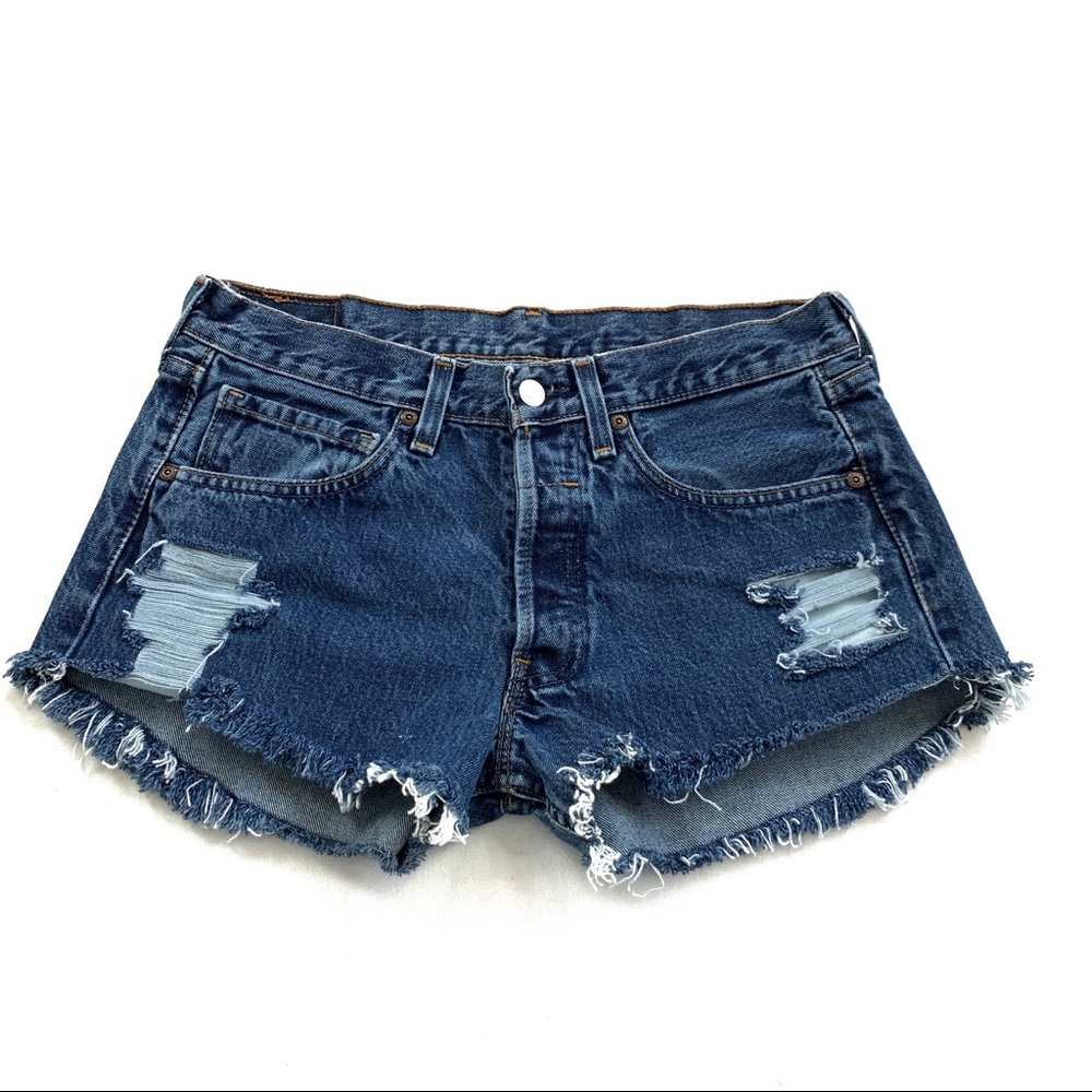 Waist 31-32 LEVI’S Cutoffs/ Low Rise/ Vintage/ 1RE